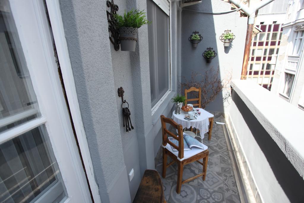 D.Five Neo-Baroque Apartment With Terrace ブダペスト エクステリア 写真