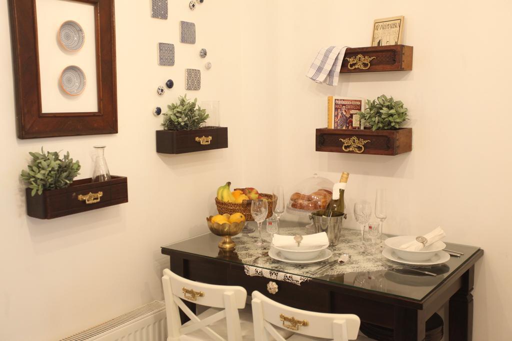 D.Five Neo-Baroque Apartment With Terrace ブダペスト エクステリア 写真