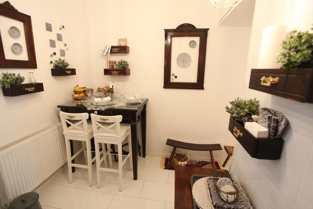 D.Five Neo-Baroque Apartment With Terrace ブダペスト エクステリア 写真