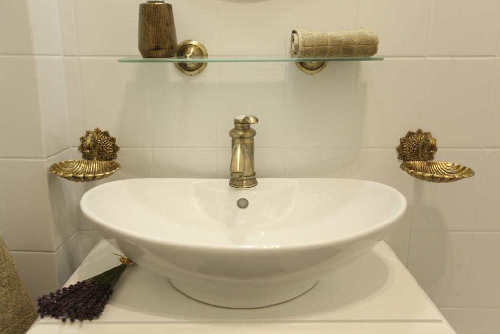 D.Five Neo-Baroque Apartment With Terrace ブダペスト エクステリア 写真
